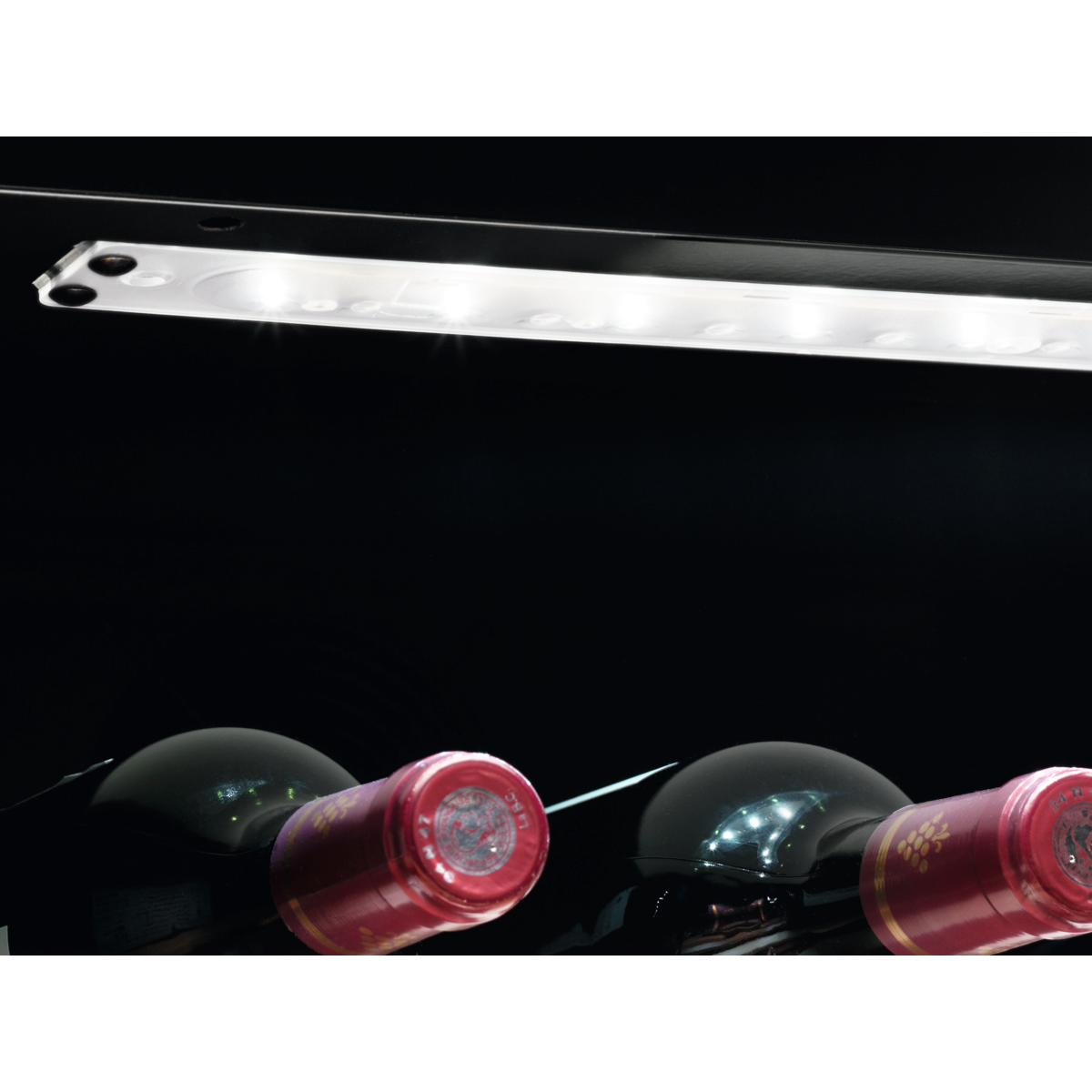 AEG - Wine cooler - AWUS020B5B