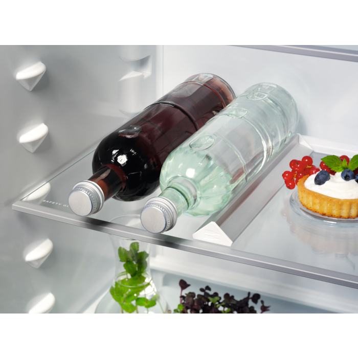 AEG - Integrated fridge freezer - NSC7G752ES