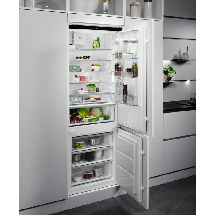 AEG - Integrated fridge freezer - NSC7G752ES